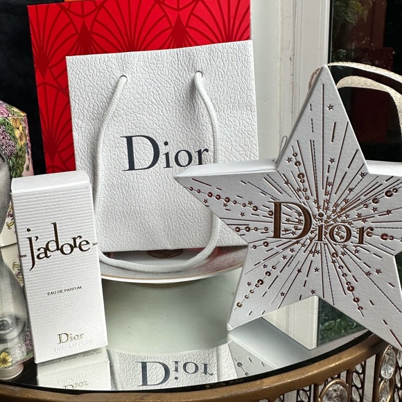Dior J’adore mini perfume 7 ml and holiday star with a ribbon. Mini Dior bag - Picture 2 of 4